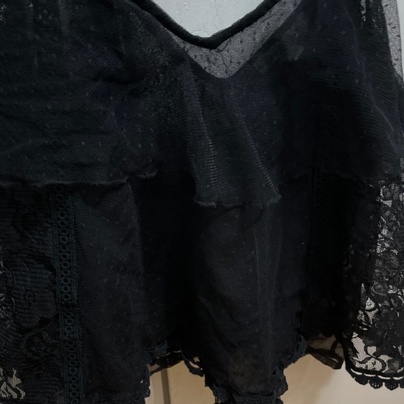 American Outfitters lace tank top - Picture 2 of 3